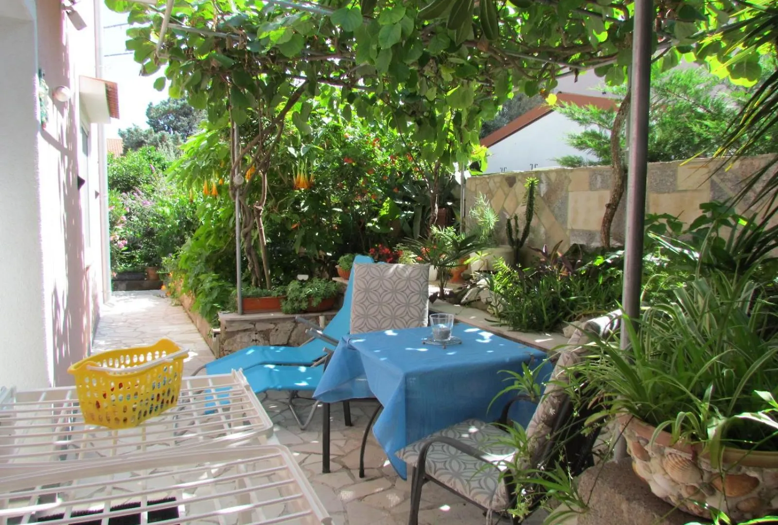 Apartments Bura & Jugo, Cres, Without Stress Cres